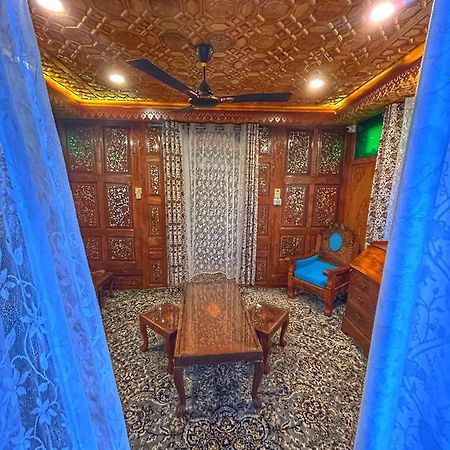 Exotic Young Shreen Houseboat Srinagar  Luaran gambar