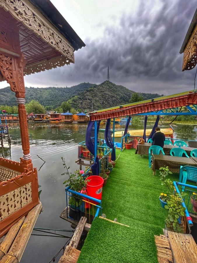 Exotic Young Shreen Houseboat Srinagar  Luaran gambar